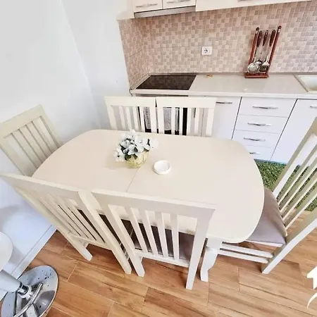 Apartment Extra Gjuhadol