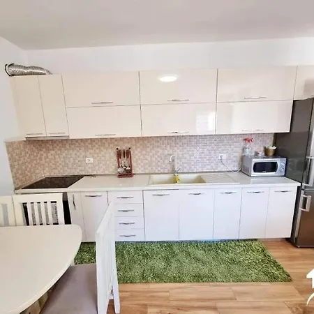 Apartment Extra Gjuhadol