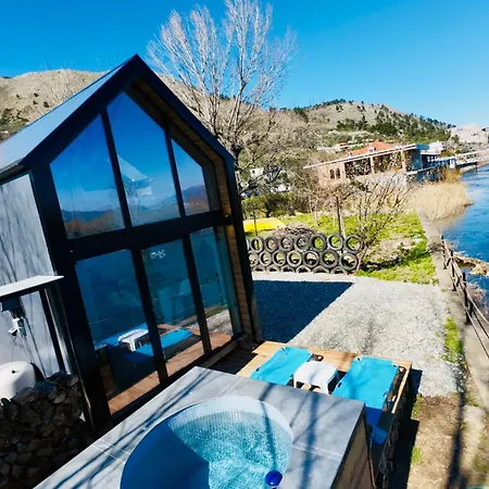 Apartment 446 Tiny House Zues