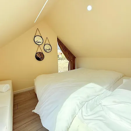 446 Tiny House Zues